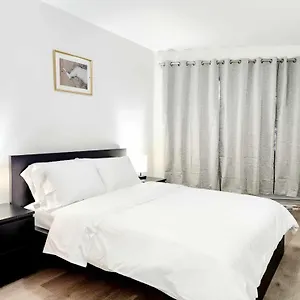 St-denis Apartment