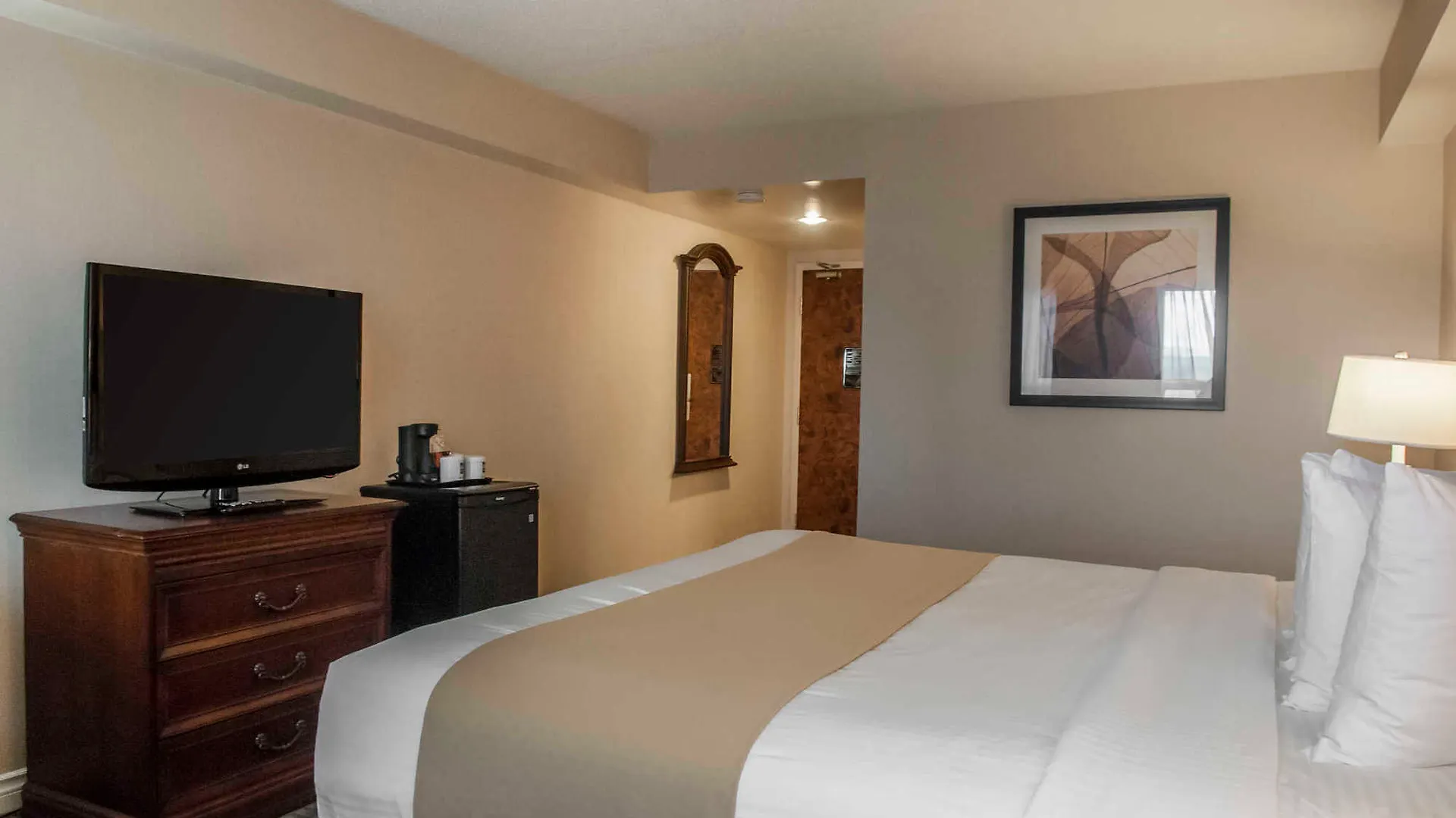 Quality Inn Airport West Mississauga 3*,
